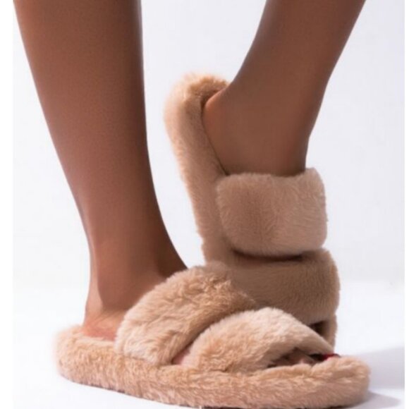 AZALEA WANG CANT BUY REALNESS FLATFORM FUR SLIDES - Picture 1 of 6